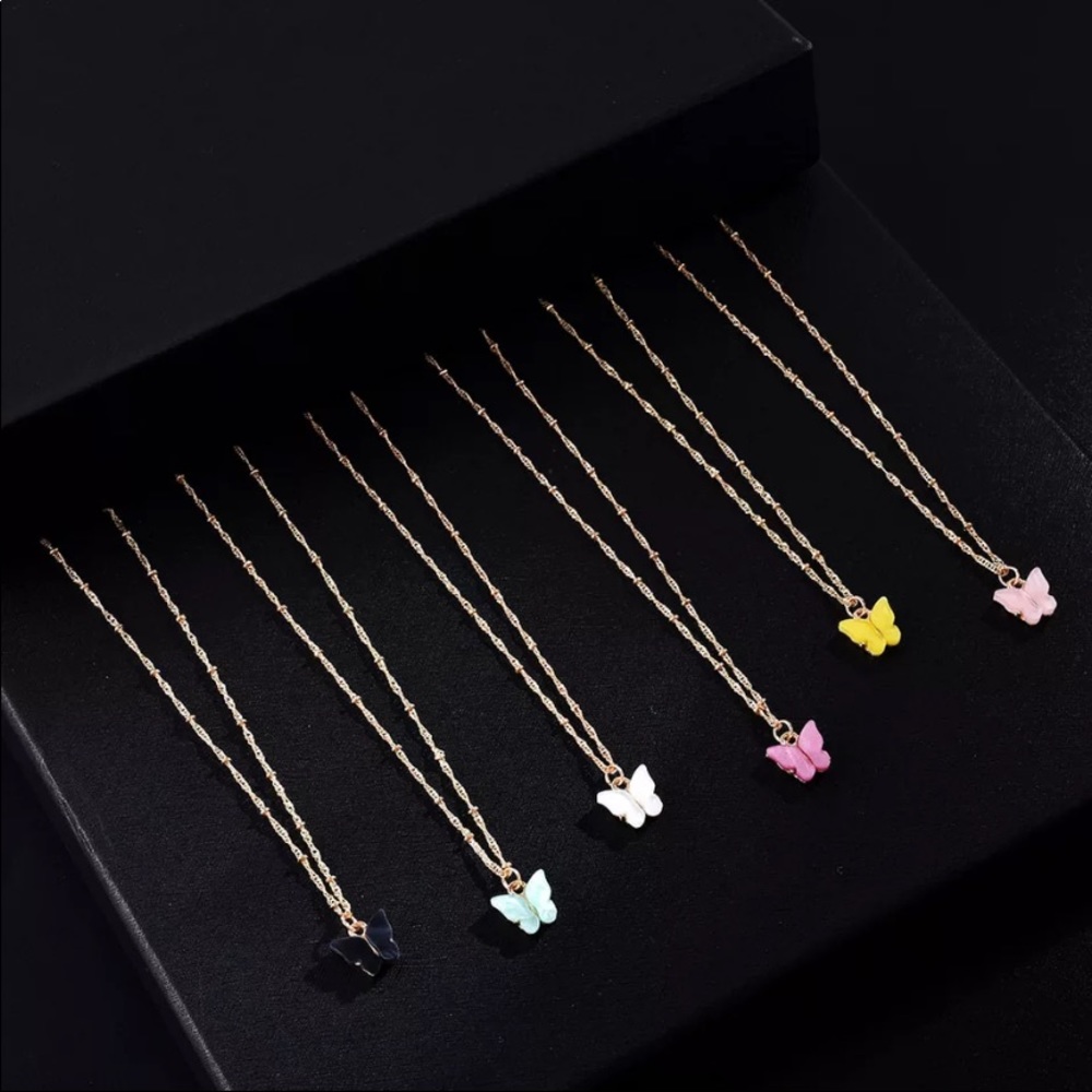 Cute Pink Butterfly Necklace🍇🍇🍇🍇🍇 - Picture 3 of 5